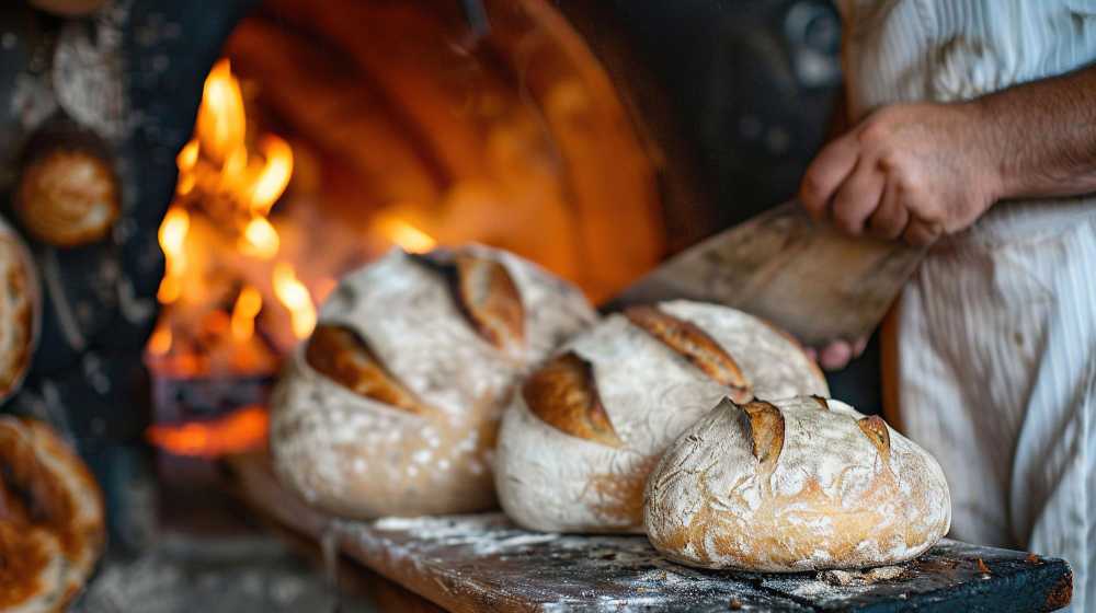 Pain bio cuit au four à bois artisanal
